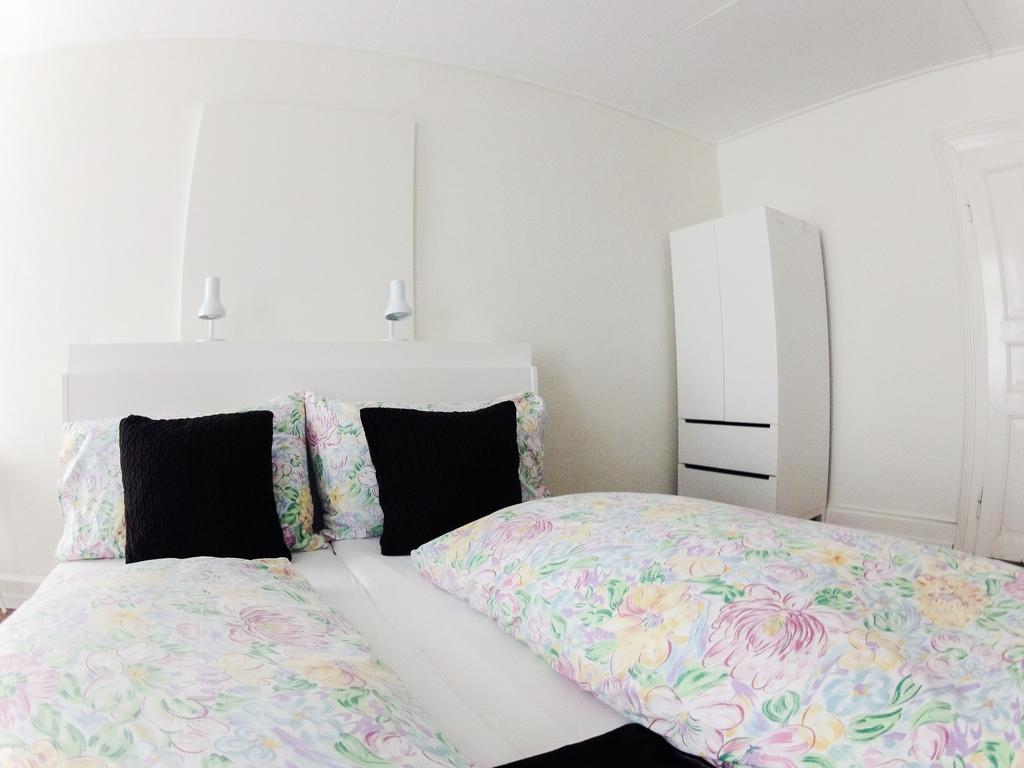 Basicrooms Hotel Unterseen Værelse billede