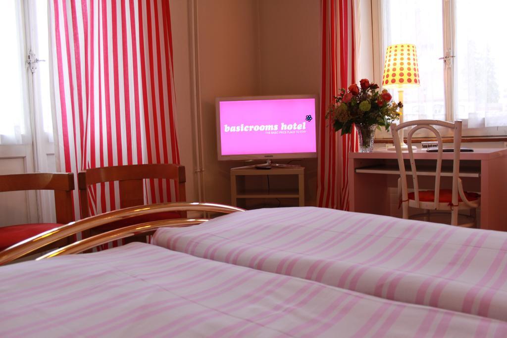 Basicrooms Hotel Unterseen Værelse billede