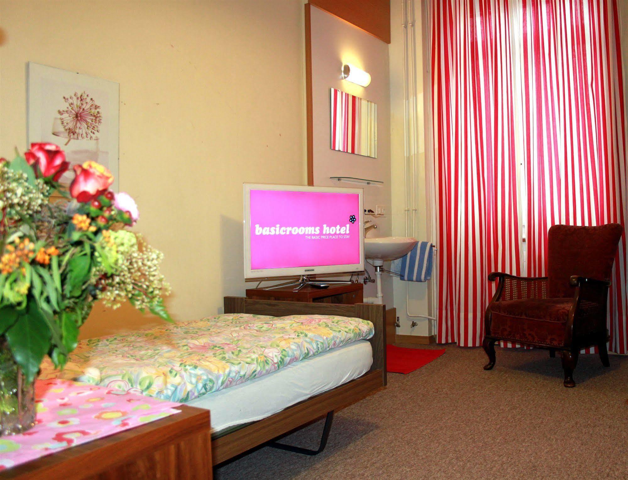 Basicrooms Hotel Unterseen Eksteriør billede